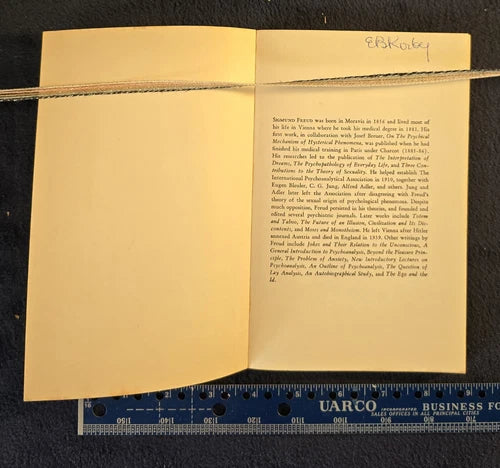 Sigmund Freud An Autobiographical Study - James Steachey The Norton Library 1963