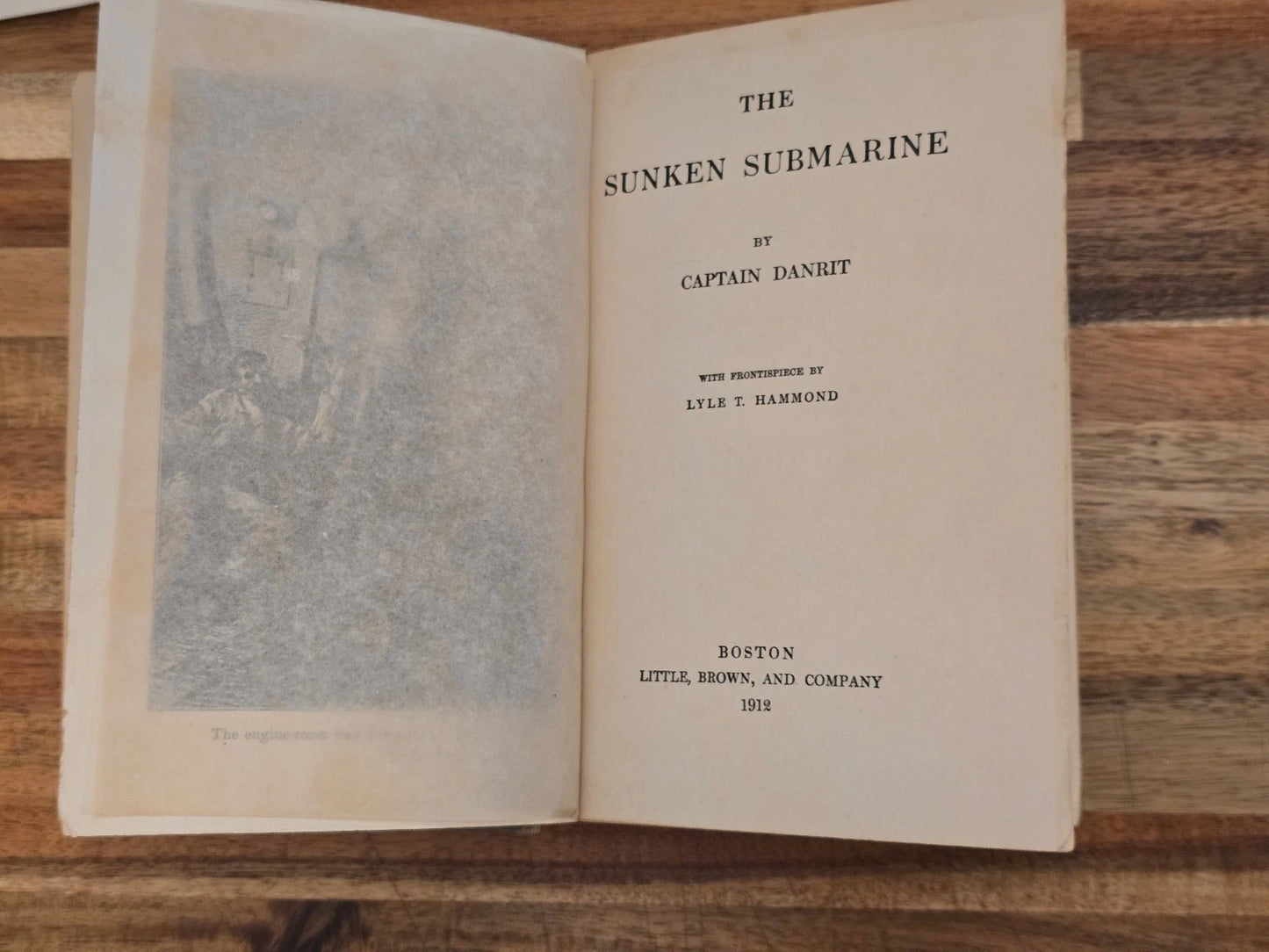 The Sunken Submarine by Captain Danrit (1912)