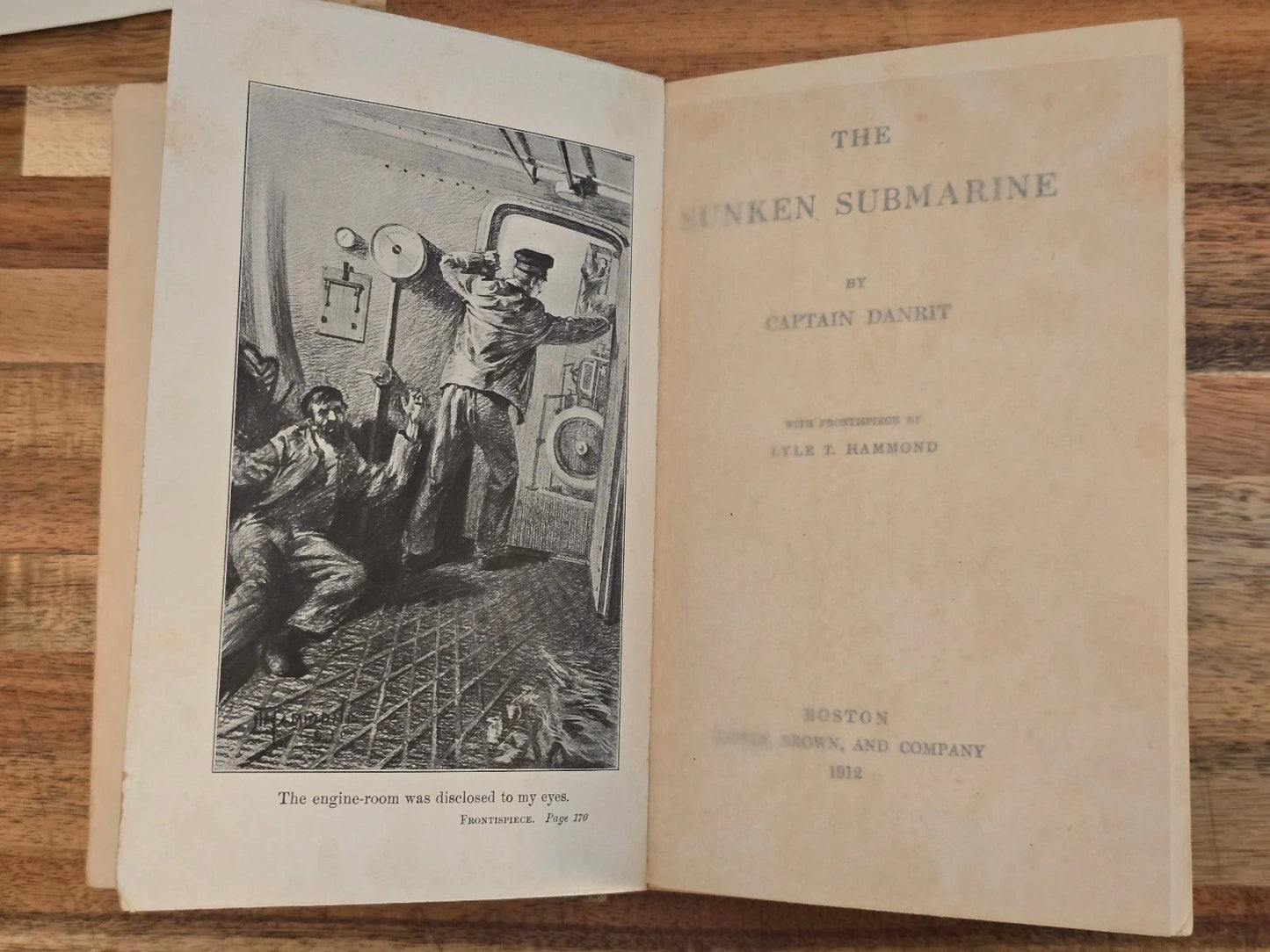 The Sunken Submarine by Captain Danrit (1912)