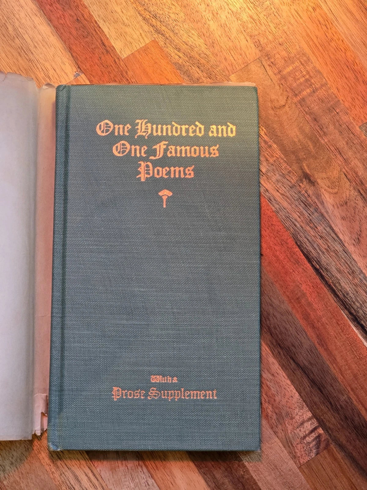 One Hundred and One Famous Poems (1958)