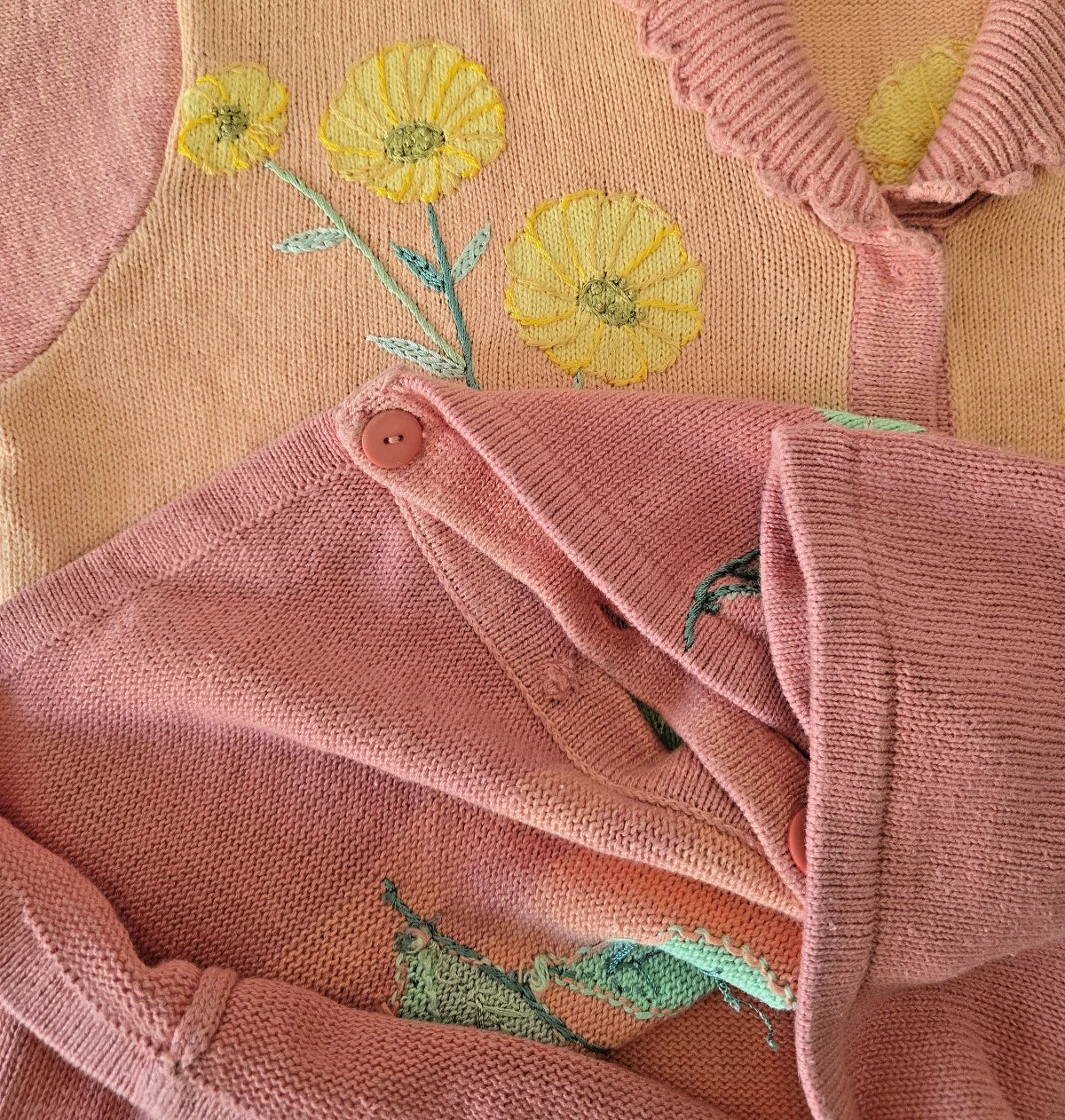VTG Storybook Knits Cardigan Sweater 1X Spring Peachy Blush Yellow Asteraceae